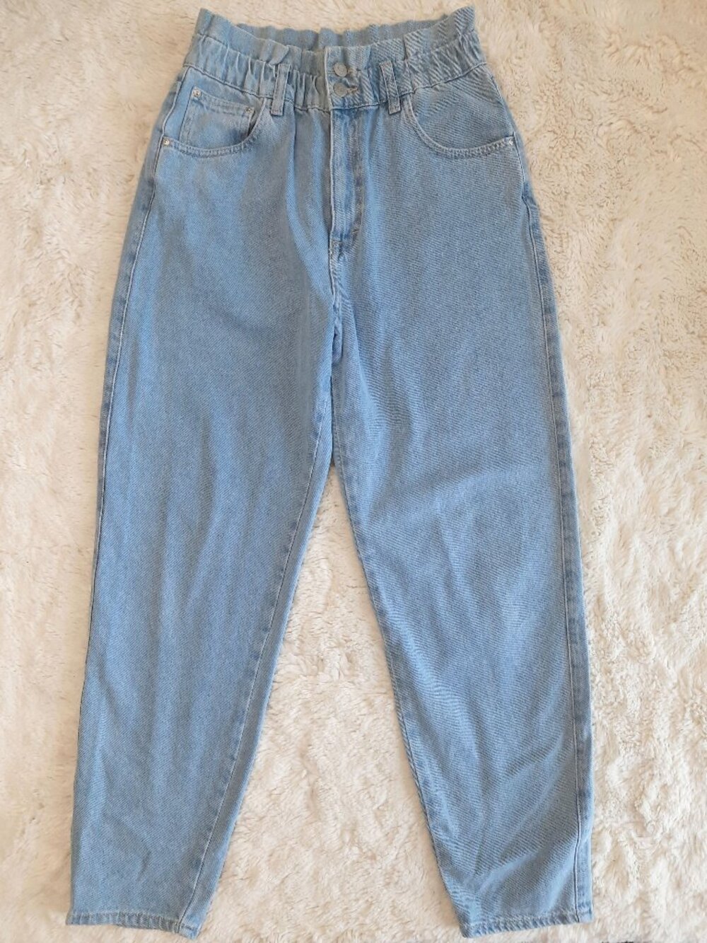 Pull&Bear Hight-waisted Light Wash Jeans - Good Condition